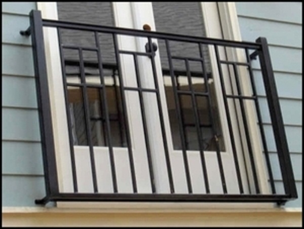 8 Outstanding and Economical Balcony Styles