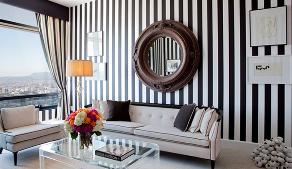 Contemproary Black and White Striped Walls Design