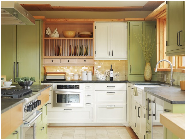 Organize Your Kitchen in a Traditional Way with a Plate Rack!