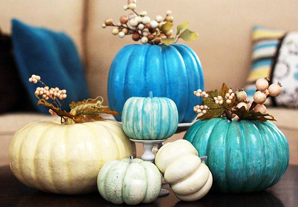 2.Blue pumpkins as a centerpice on the coffee table