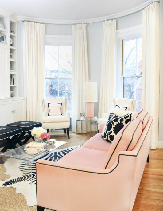 5.Classy Living Room with Pink Sofa