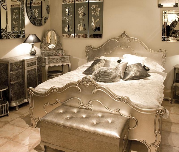 choosing silver bedroom décor for a romantic touch