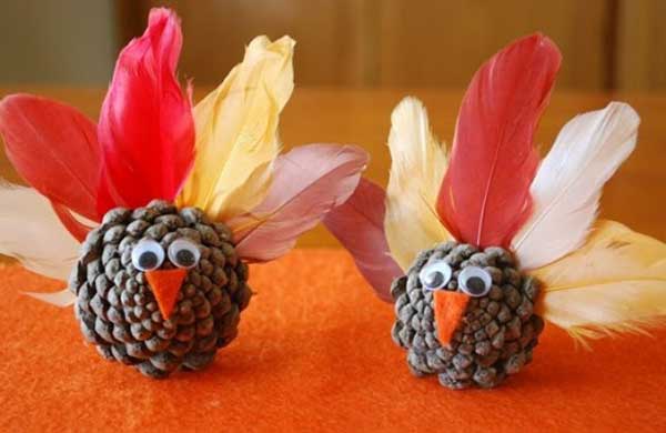 2.DIY Thanksgiving Pinecone Turkey Decorations