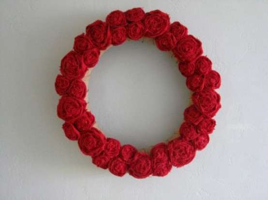 Red Rose Valentine's Wreath .