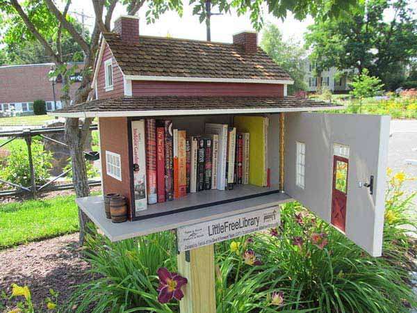 Birdhouse Turned Into Outdoor Library