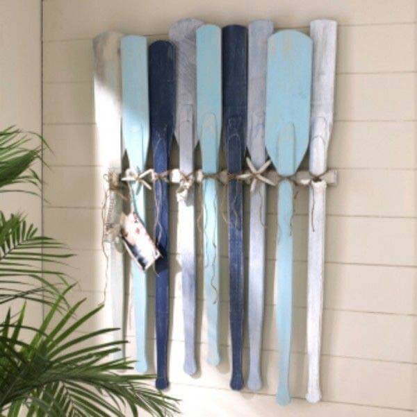 Use oars to decorate your exterior walls