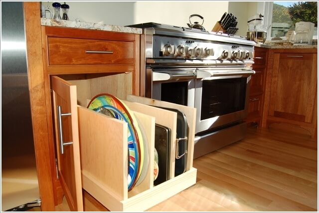 10 Practical Cookie Sheet and Baking Tray Storage Ideas 3