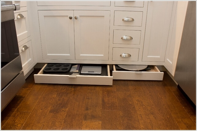 10 Practical Cookie Sheet and Baking Tray Storage Ideas