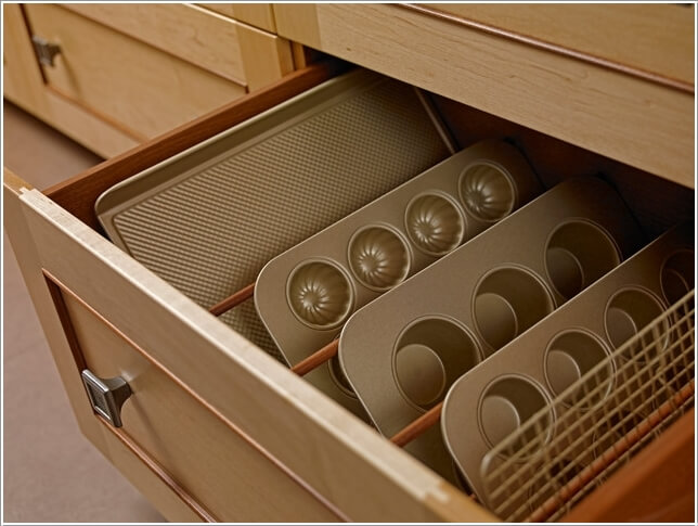 10 Practical Cookie Sheet and Baking Tray Storage Ideas 9