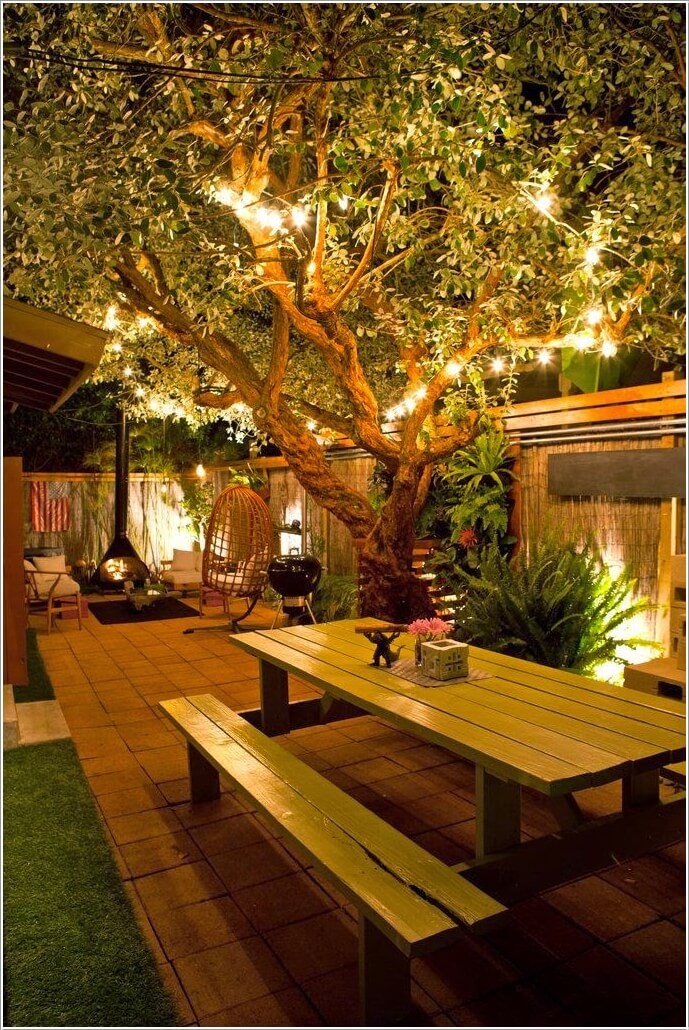 10 Wonderful Ideas to Decorate An Outdoor Tree 6