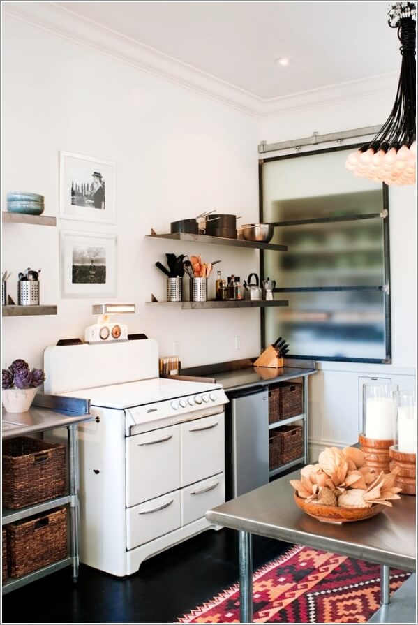 10 Chic Ways to add Metallic Accents to Your Kitchen 4