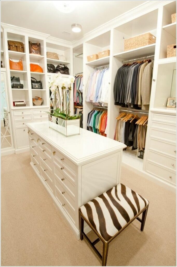 10 Cool Seating Ideas for Your Walk-In Closet 2