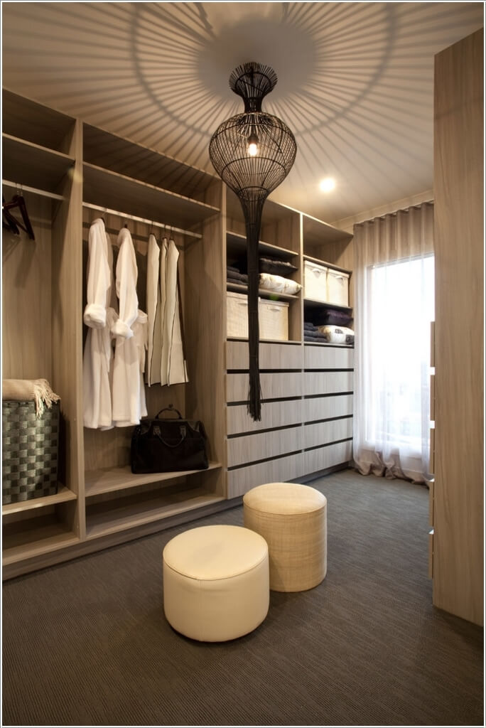 10 Cool Seating Ideas for Your Walk-In Closet 8