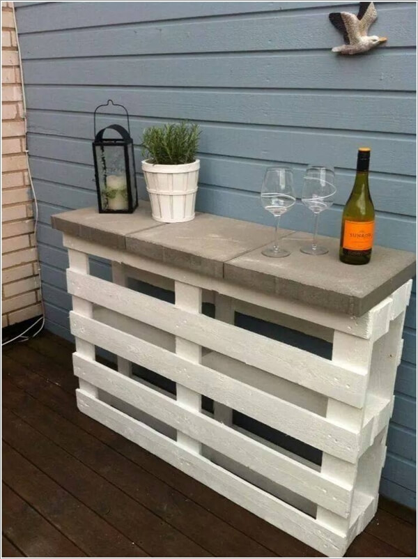 10 Cool DIY Outdoor Bar Ideas for Summer 3