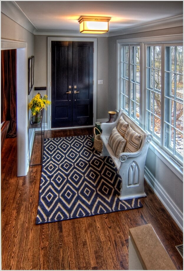 10 Chic Seating Options for Creating a Welcoming Entryway 2