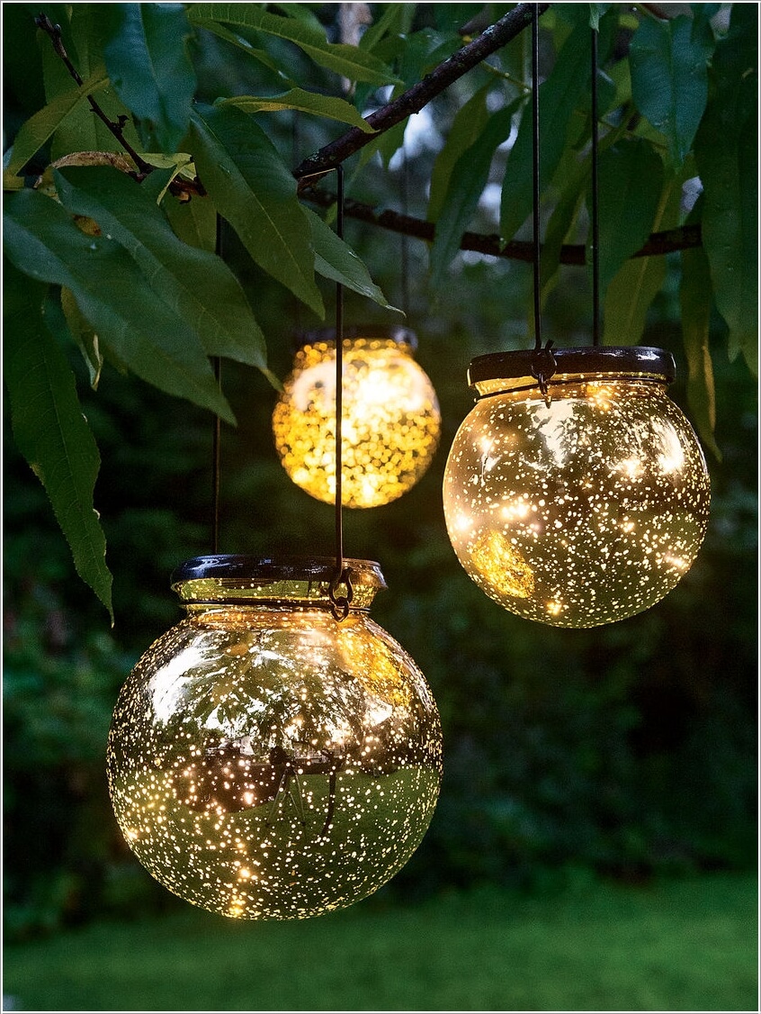 10 Magical Outdoor Decor Projects with Fairy Lights 7