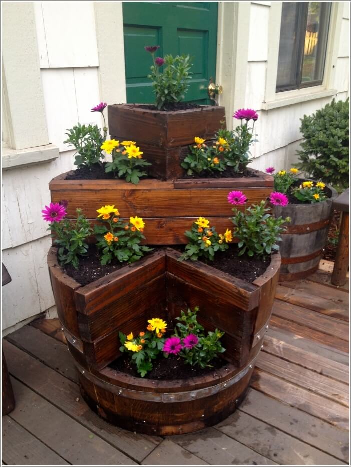 10-amazing-wine-barrel-projects-for-your-garden-10
