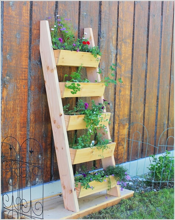 10-terrific-planter-ideas-to-decorate-your-fence-with-10