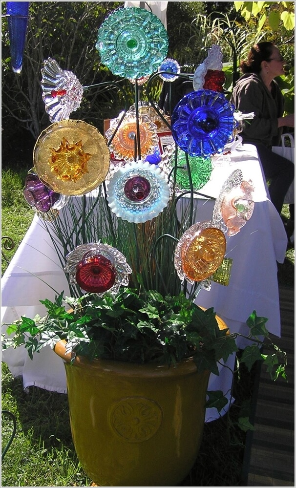 10 Wonderful Garden Accents Created from Recycled Materials