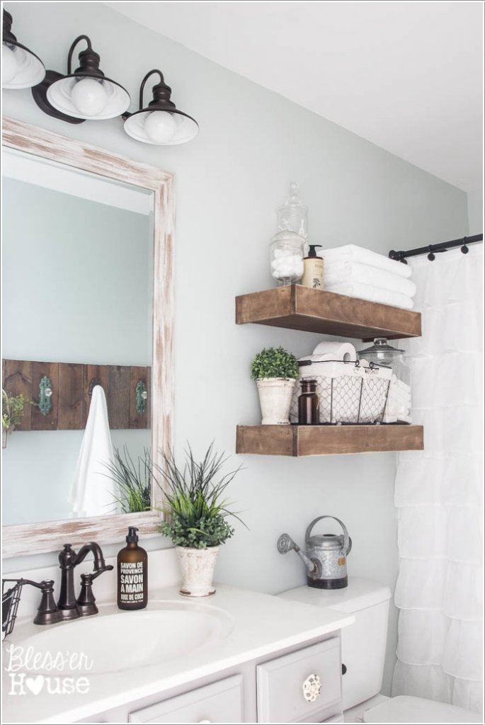 10 Creative DIY Bathroom Wall Decor Ideas