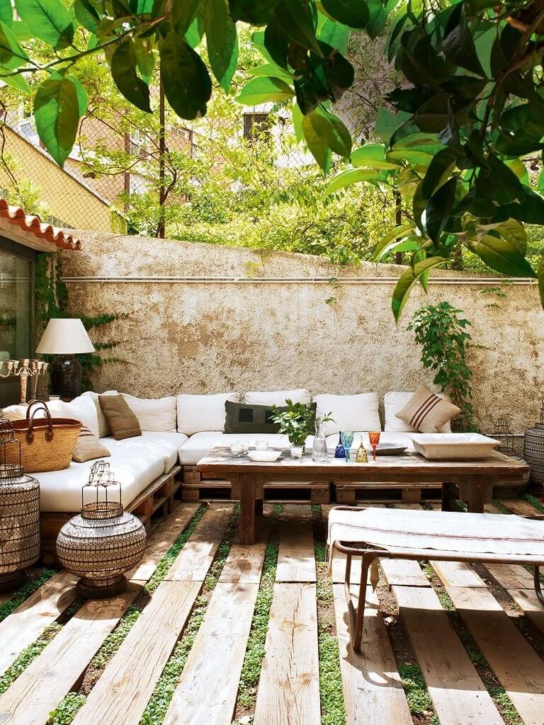 15 Cool Backyard Flooring Ideas