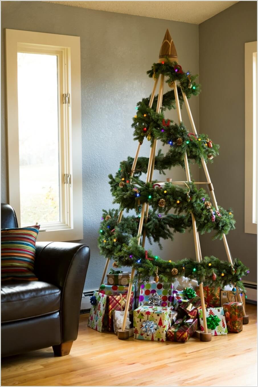 10 Creative Christmas Tree Ideas 