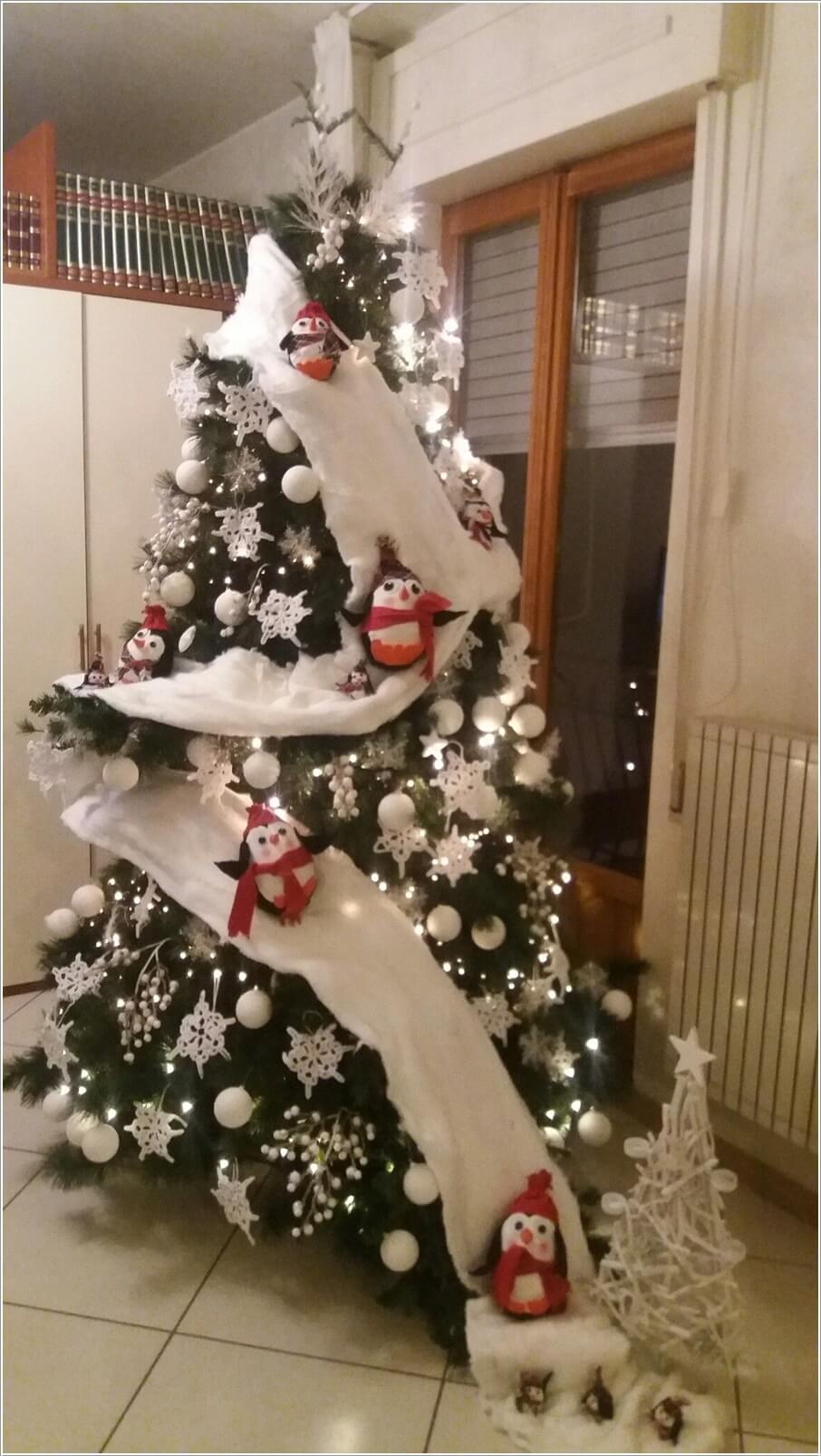 10 Creative Christmas Tree Ideas 