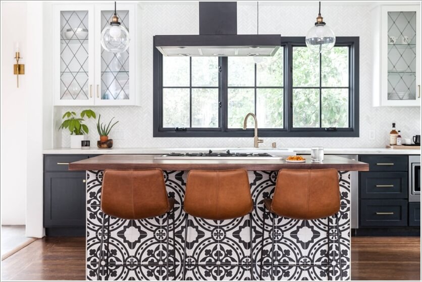  Black and White Kitchen