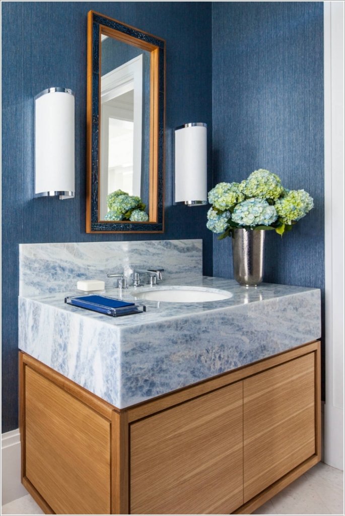 blue bathroom decor