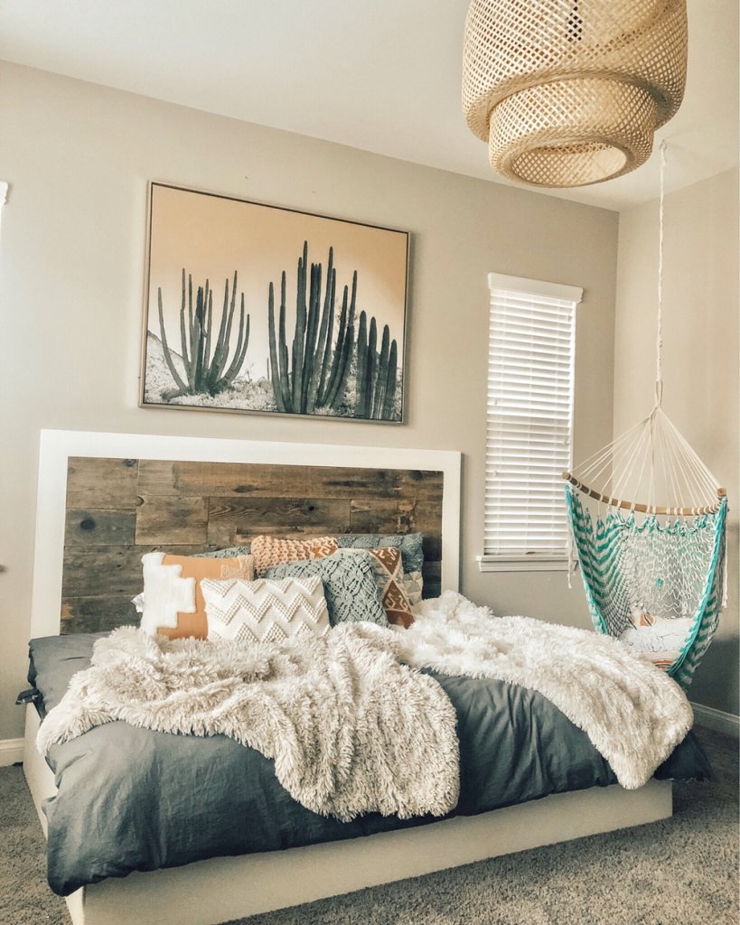 DIY Rustic Bedroom Projects 