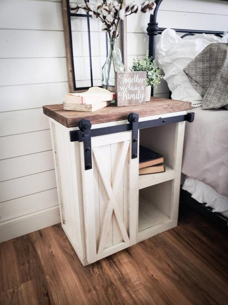 DIY Rustic Bedroom Projects 