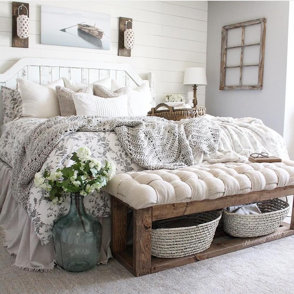 DIY Rustic Bedroom Projects 