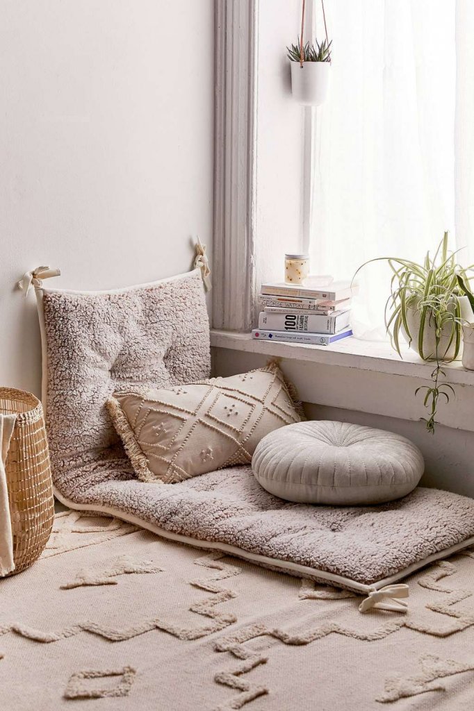 Ways to Decorate Empty Corners