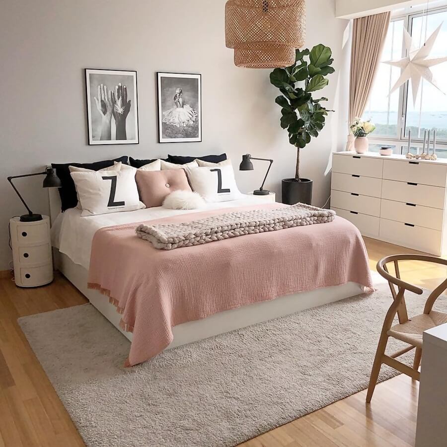 Tips to Decorate a Bedroom with White Furniture 