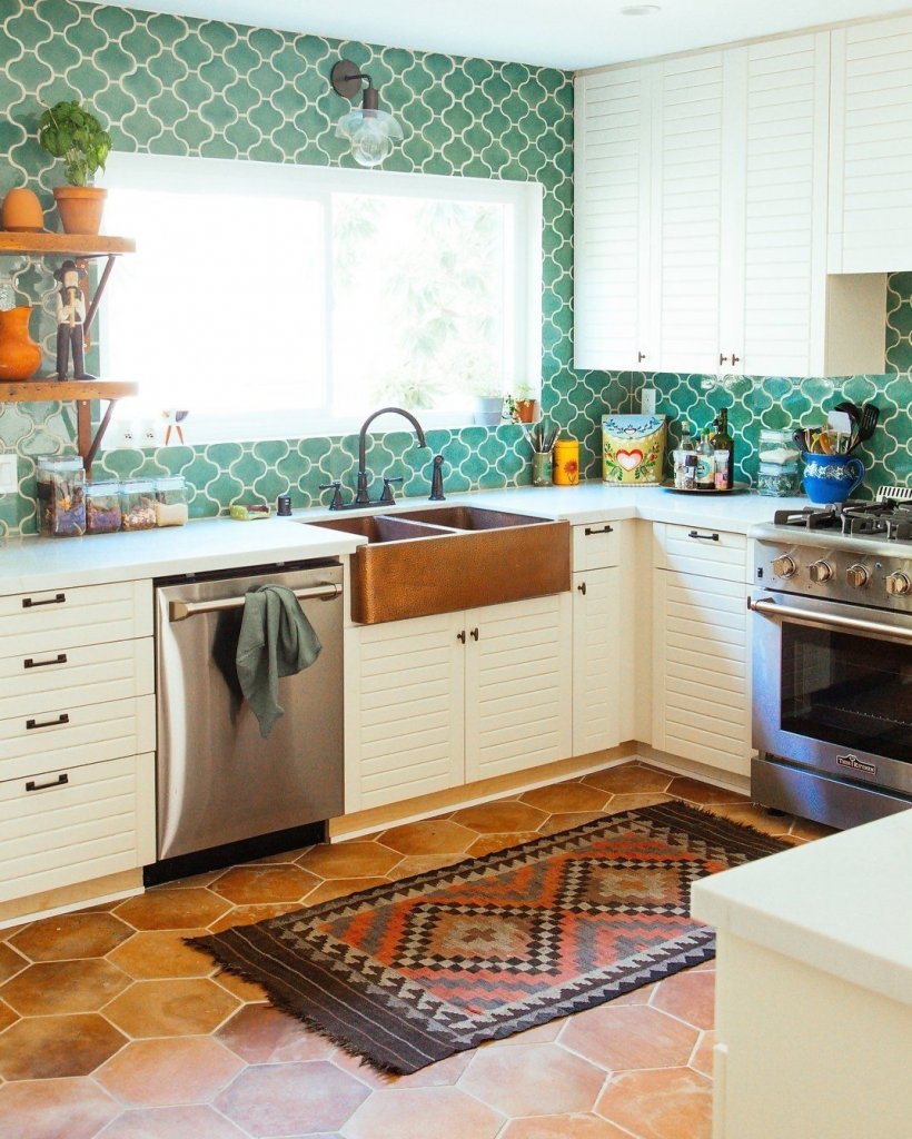 5 Ways to Work with White Kitchen Cabinets