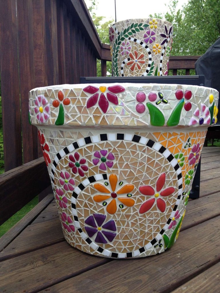 DIY Mosaic Garden Decor 