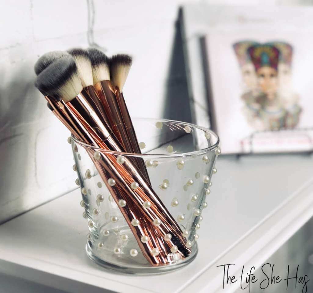 DIY Makeup Brush Holders 