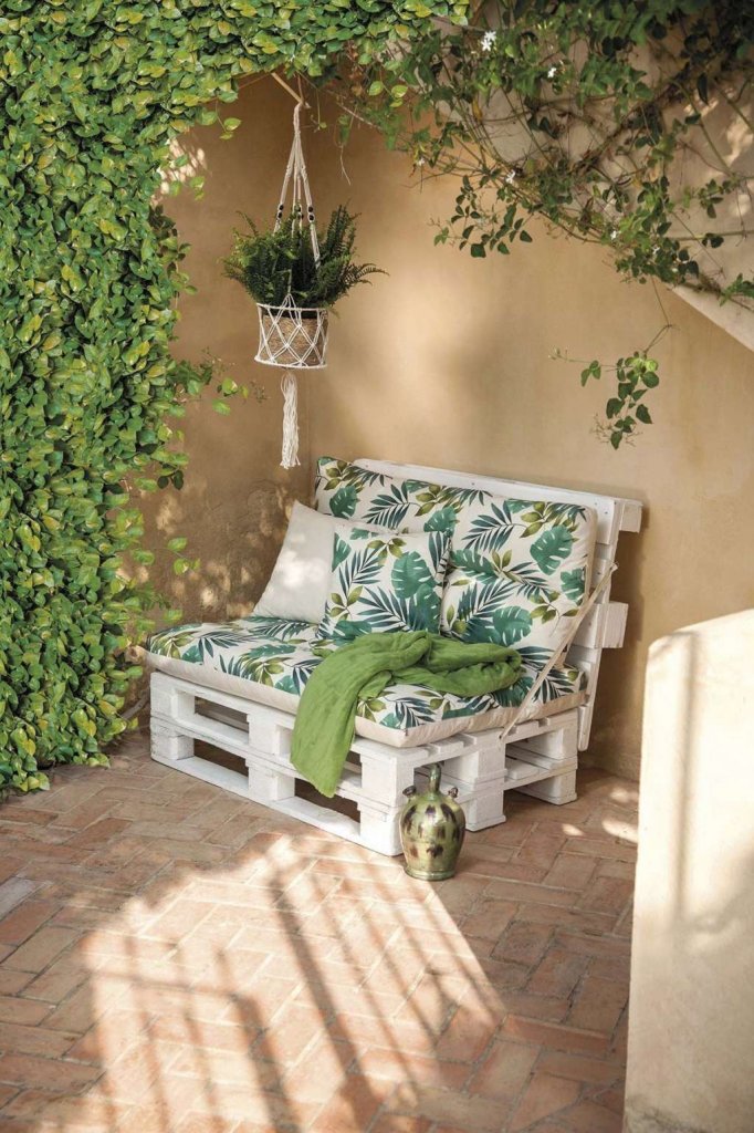 Garden Nook Seating Ideas