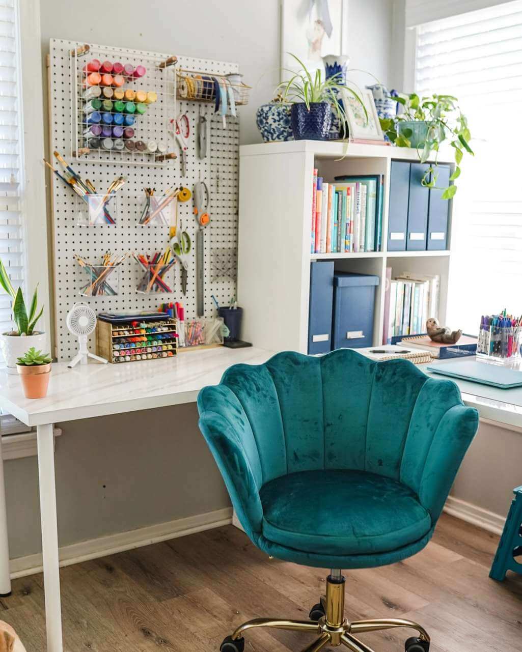 Home Office Desk Space Decor Ideas