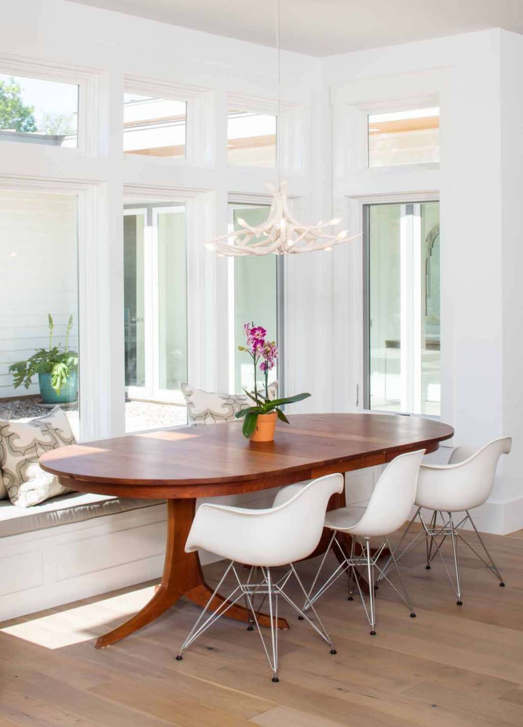 Ideas to Style a Dining Table 