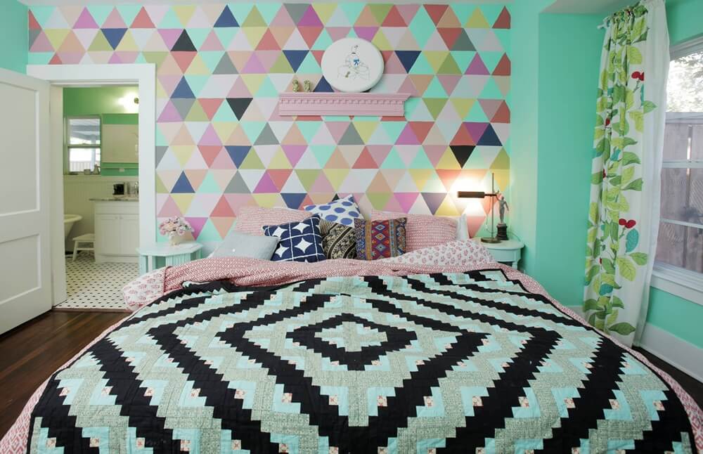 Colorful Bedroom Wall Decor Ideas 