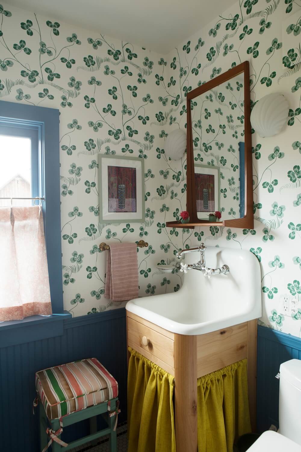 25 Best Bathroom Shelf Ideas