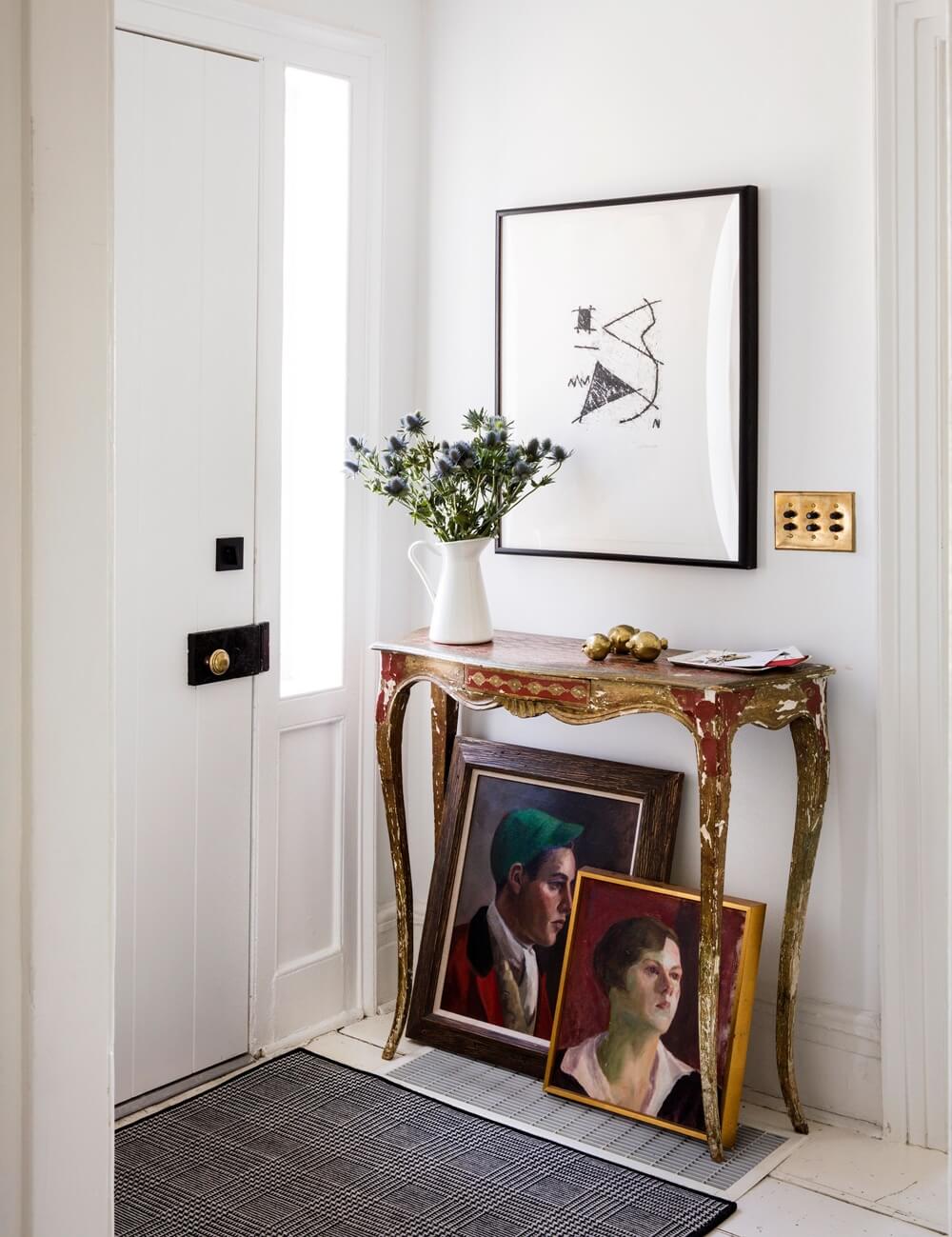 Small Entryway Decor Ideas 