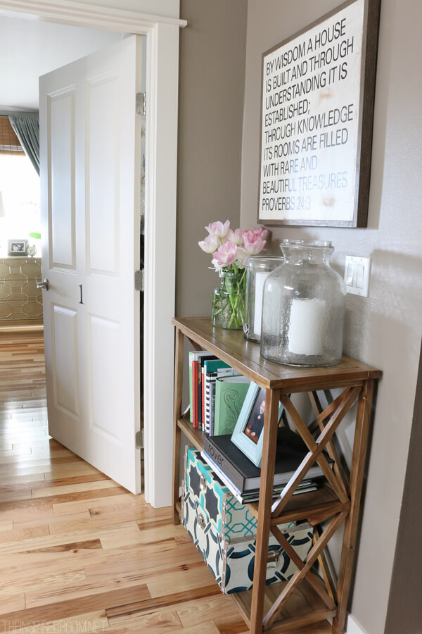 Small Entryway Decor Ideas 