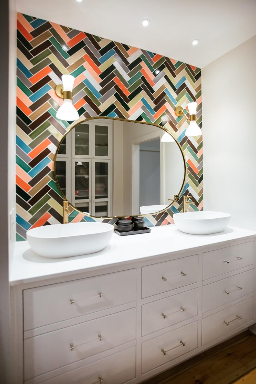 15 Vanity Backsplash Ideas 