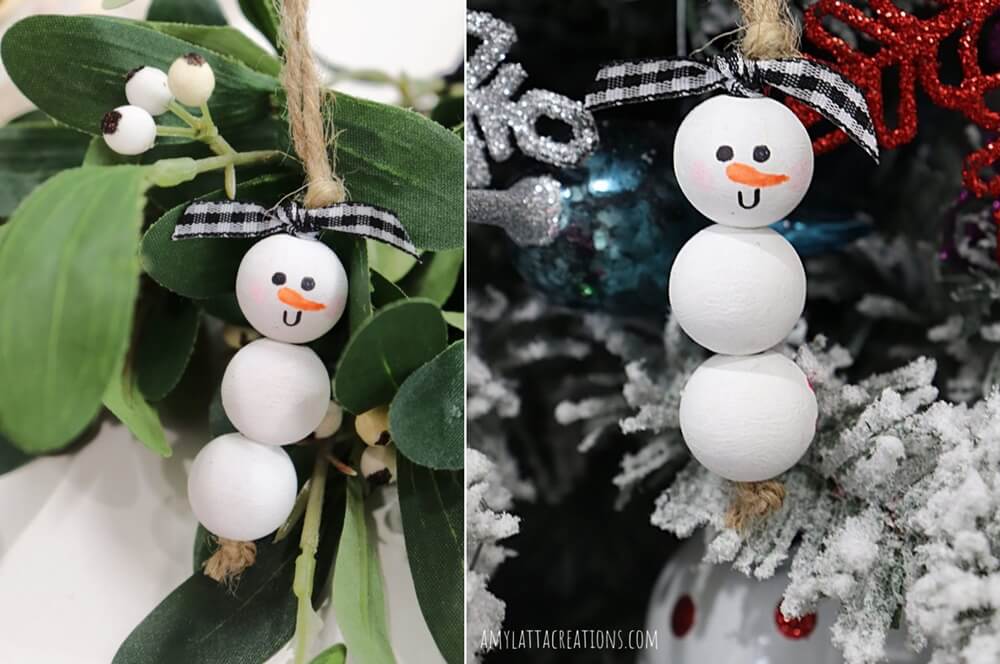 Enfeites de boneco de neve com contas de madeira