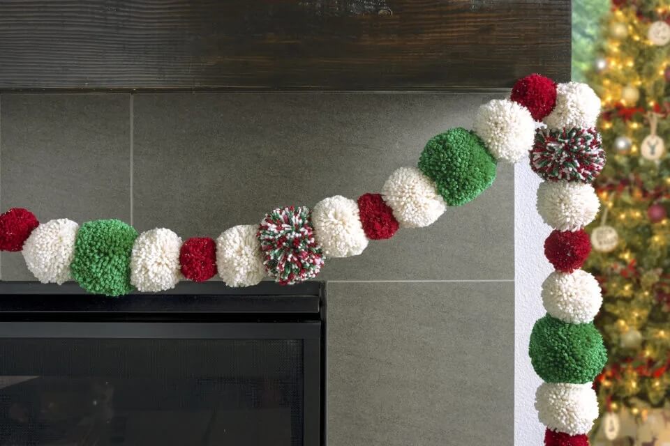 A Pom Pom Christmas Garland