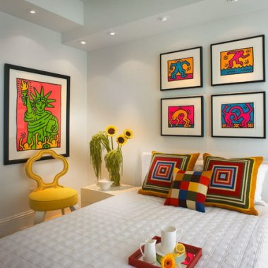 Attractive-and-Colorful-Wall-Art-Pictures-with-Corner-Side-Table-in-Contemporary-Bedroom-Interior-Design-Ideas