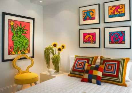 Attractive-and-Colorful-Wall-Art-Pictures-with-Corner-Side-Table-in-Contemporary-Bedroom-Interior-Design-Ideas
