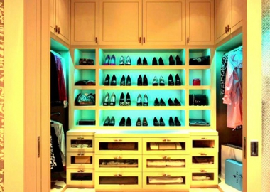 Stylish Walk In Closet